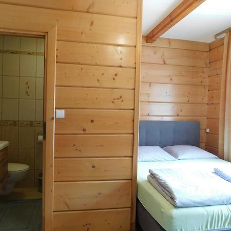 Pokoje Goscinne Monika Zakopane Exterior photo